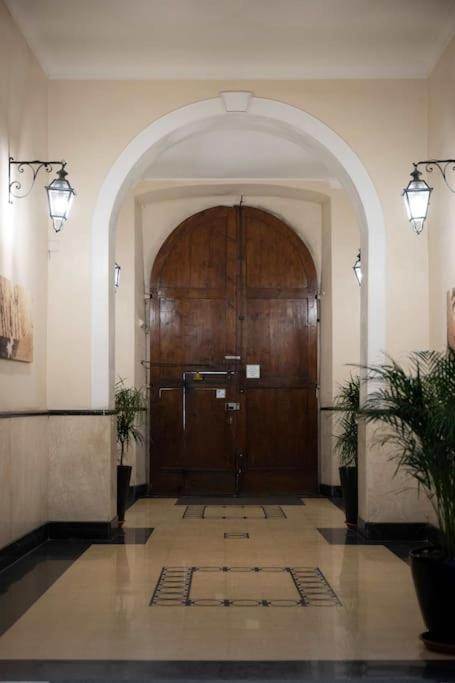 Merulana Penthouse: 5 Minutes Walk From Colosseum Luaran gambar