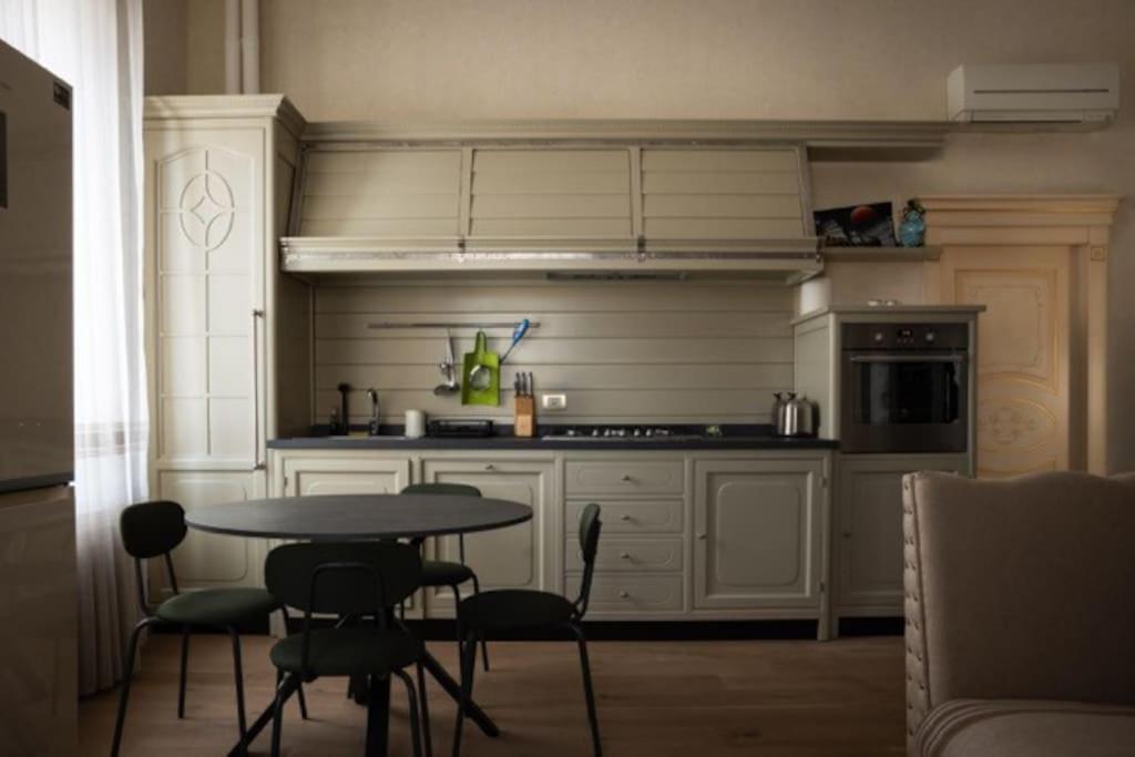 Merulana Penthouse: 5 Minutes Walk From Colosseum Luaran gambar