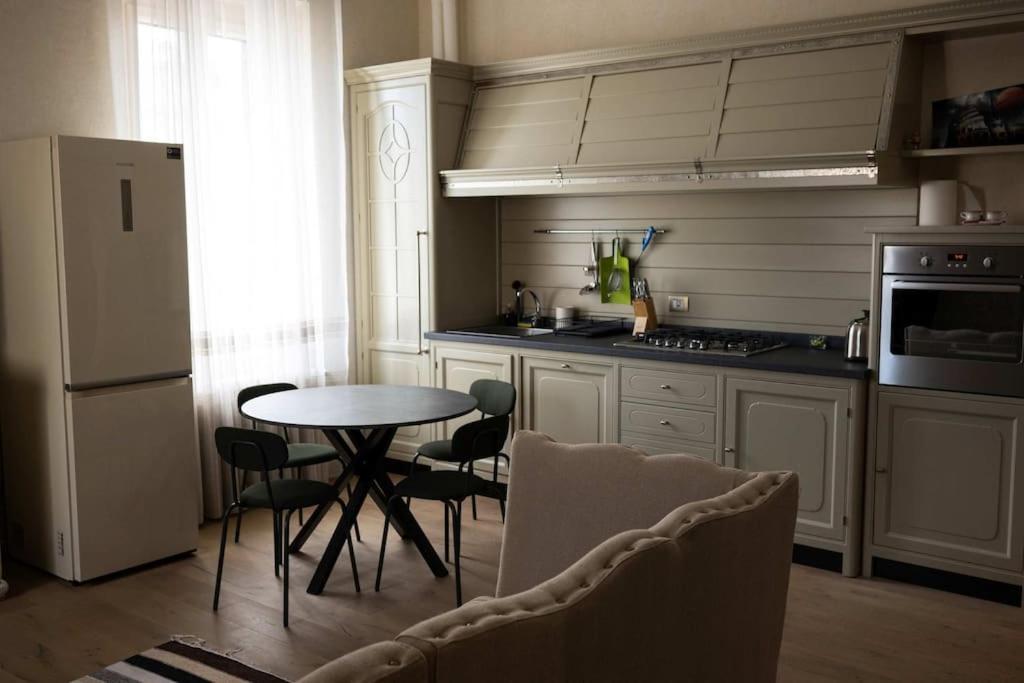 Merulana Penthouse: 5 Minutes Walk From Colosseum Luaran gambar
