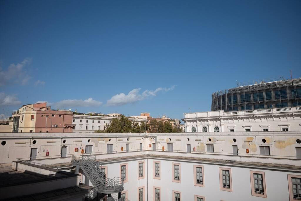 Merulana Penthouse: 5 Minutes Walk From Colosseum Luaran gambar